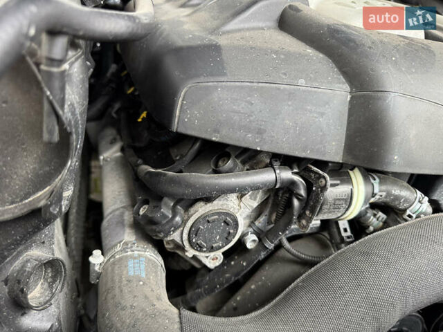 Серый Фольксваген Туарег, объемом двигателя 2.97 л и пробегом 285 тыс. км за 16990 $, фото 49 на Automoto.ua