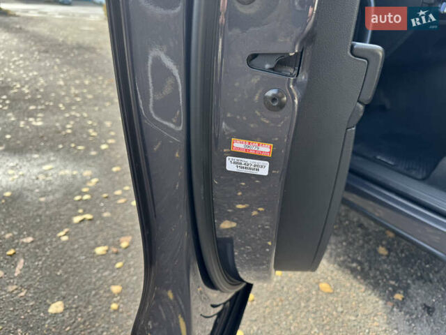 Сірий Фольксваген Туарег, об'ємом двигуна 3 л та пробігом 260 тис. км за 16700 $, фото 44 на Automoto.ua