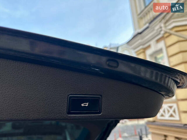 Серый Фольксваген Туарег, объемом двигателя 2.97 л и пробегом 300 тыс. км за 13400 $, фото 26 на Automoto.ua