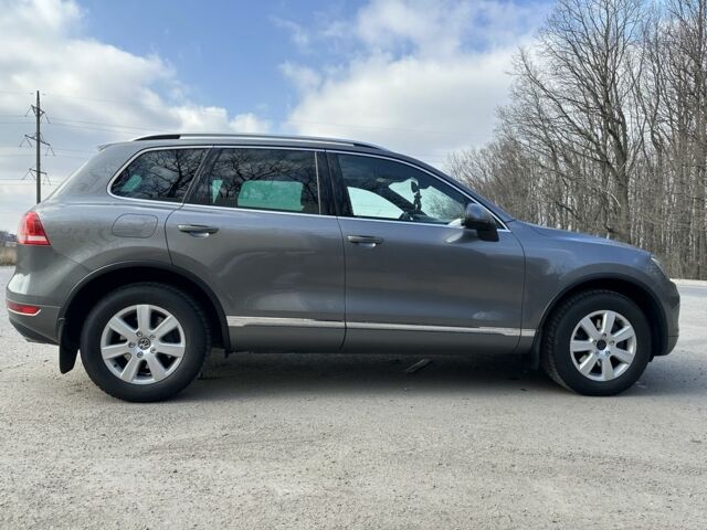 Серый Фольксваген Туарег, объемом двигателя 3 л и пробегом 225 тыс. км за 20000 $, фото 7 на Automoto.ua