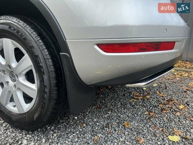 Серый Фольксваген Туарег, объемом двигателя 3 л и пробегом 232 тыс. км за 19700 $, фото 4 на Automoto.ua