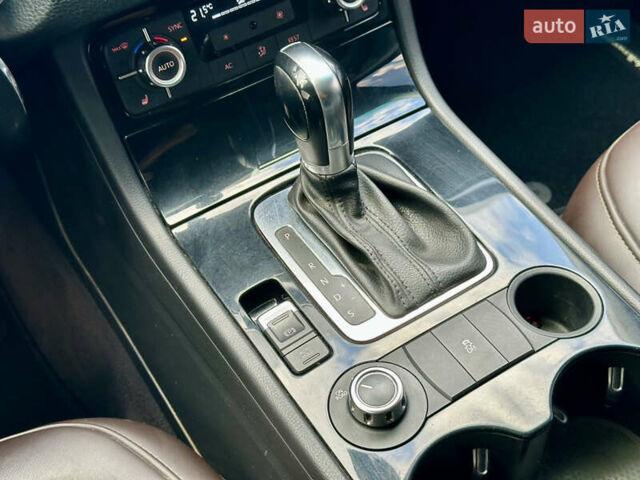 Серый Фольксваген Туарег, объемом двигателя 3 л и пробегом 226 тыс. км за 15490 $, фото 50 на Automoto.ua