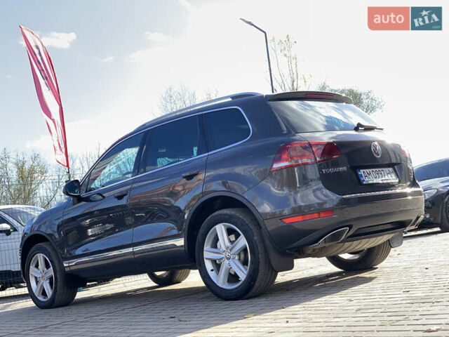 Серый Фольксваген Туарег, объемом двигателя 3 л и пробегом 260 тыс. км за 18899 $, фото 18 на Automoto.ua