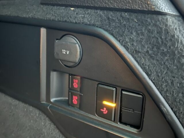 Серый Фольксваген Туарег, объемом двигателя 3 л и пробегом 220 тыс. км за 10750 $, фото 7 на Automoto.ua