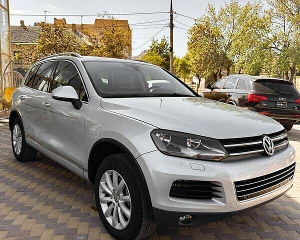 Серый Фольксваген Туарег, объемом двигателя 3 л и пробегом 286 тыс. км за 17900 $, фото 1 на Automoto.ua