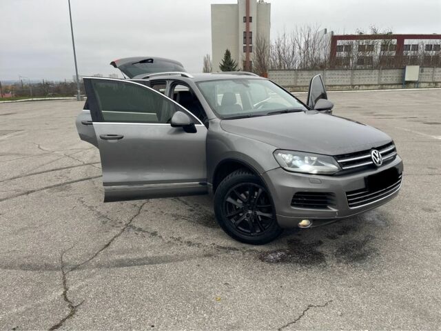 Серый Фольксваген Туарег, объемом двигателя 3.6 л и пробегом 249 тыс. км за 12700 $, фото 15 на Automoto.ua