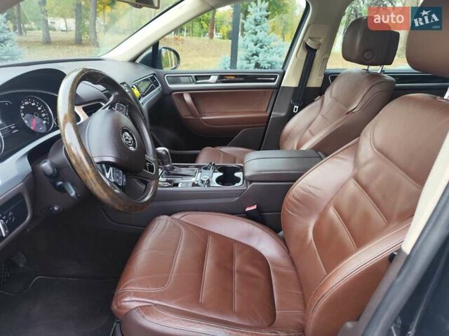 Серый Фольксваген Туарег, объемом двигателя 3.6 л и пробегом 192 тыс. км за 14900 $, фото 11 на Automoto.ua