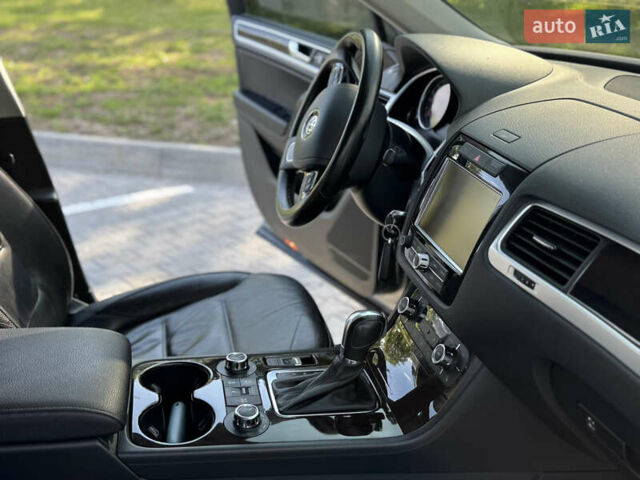 Сірий Фольксваген Туарег, об'ємом двигуна 2.97 л та пробігом 288 тис. км за 17700 $, фото 23 на Automoto.ua