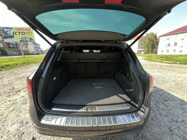 Серый Фольксваген Туарег, объемом двигателя 3 л и пробегом 253 тыс. км за 17000 $, фото 5 на Automoto.ua