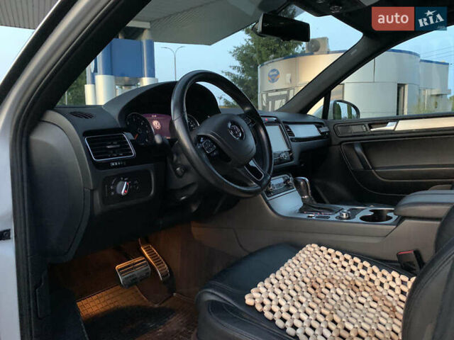 Сірий Фольксваген Туарег, об'ємом двигуна 2.97 л та пробігом 211 тис. км за 20299 $, фото 24 на Automoto.ua