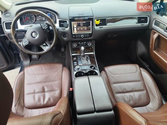 Серый Фольксваген Туарег, объемом двигателя 3.6 л и пробегом 192 тыс. км за 14900 $, фото 9 на Automoto.ua