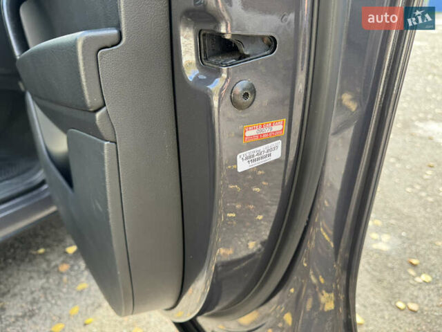 Сірий Фольксваген Туарег, об'ємом двигуна 3 л та пробігом 260 тис. км за 16700 $, фото 59 на Automoto.ua