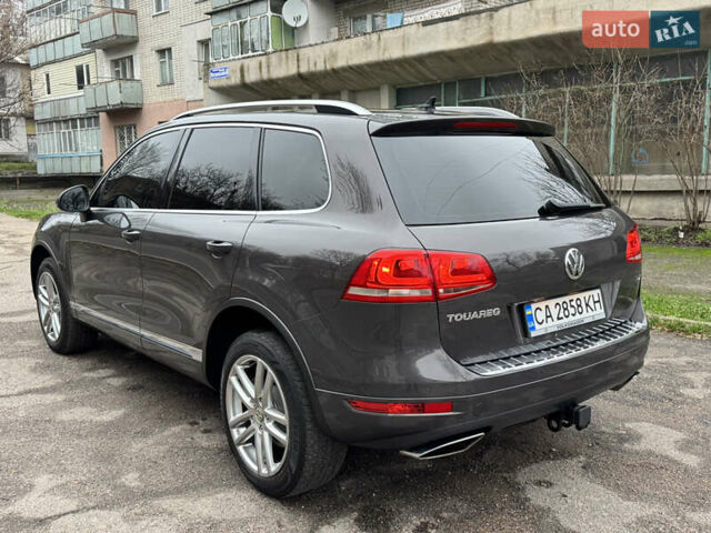 Серый Фольксваген Туарег, объемом двигателя 3 л и пробегом 260 тыс. км за 16700 $, фото 11 на Automoto.ua