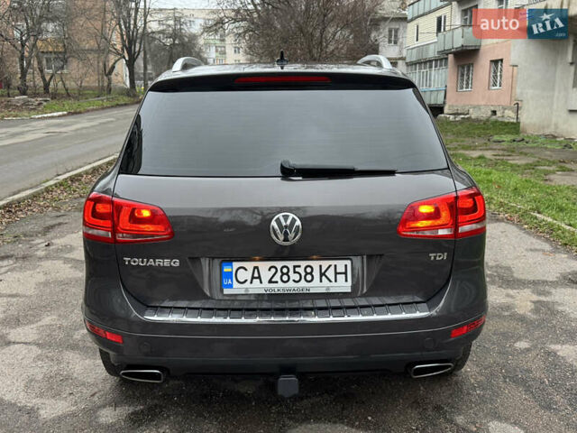 Серый Фольксваген Туарег, объемом двигателя 3 л и пробегом 260 тыс. км за 16700 $, фото 9 на Automoto.ua