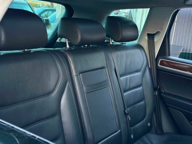 Серый Фольксваген Туарег, объемом двигателя 3 л и пробегом 296 тыс. км за 14490 $, фото 11 на Automoto.ua