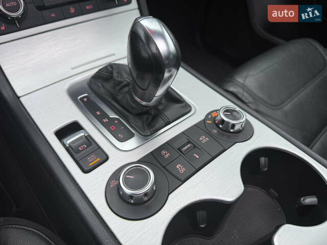 Сірий Фольксваген Туарег, об'ємом двигуна 3 л та пробігом 260 тис. км за 18700 $, фото 67 на Automoto.ua