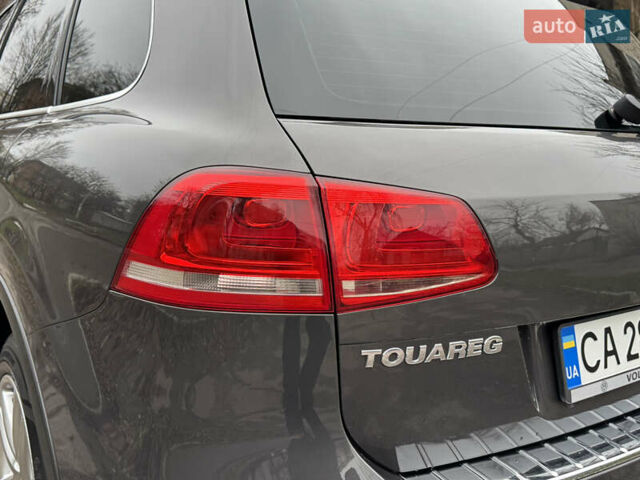 Серый Фольксваген Туарег, объемом двигателя 3 л и пробегом 260 тыс. км за 16700 $, фото 24 на Automoto.ua