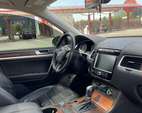 Сірий Фольксваген Туарег, об'ємом двигуна 3.6 л та пробігом 241 тис. км за 14600 $, фото 1 на Automoto.ua