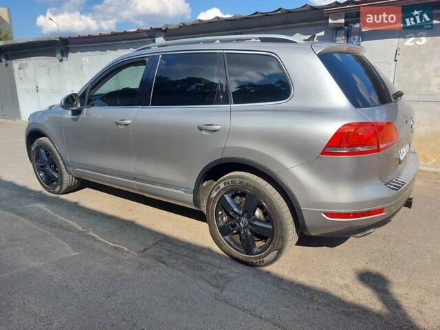 Сірий Фольксваген Туарег, об'ємом двигуна 3 л та пробігом 154 тис. км за 15800 $, фото 10 на Automoto.ua
