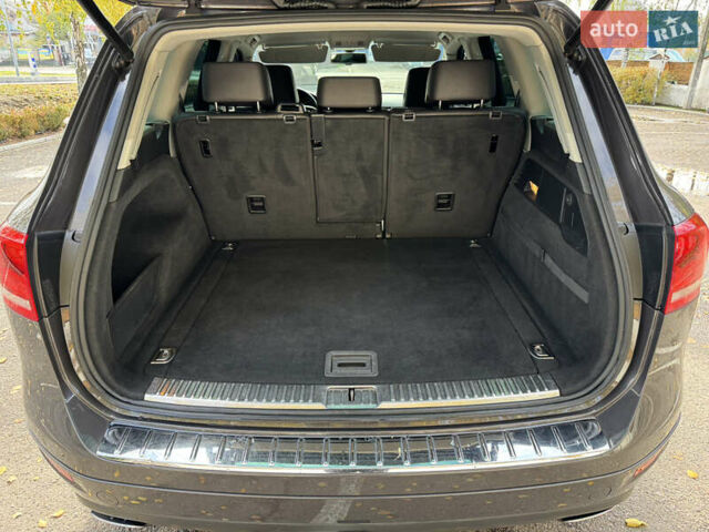 Сірий Фольксваген Туарег, об'ємом двигуна 3 л та пробігом 260 тис. км за 16700 $, фото 64 на Automoto.ua