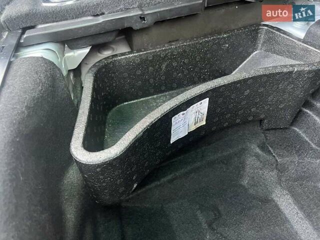 Серый Фольксваген Туарег, объемом двигателя 3 л и пробегом 232 тыс. км за 19700 $, фото 35 на Automoto.ua