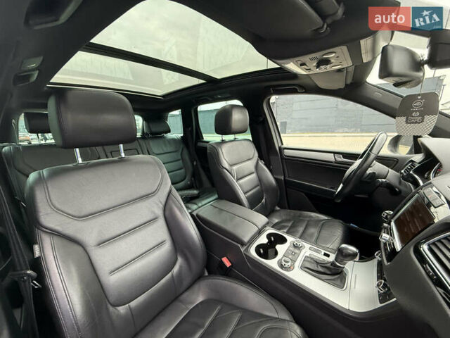 Сірий Фольксваген Туарег, об'ємом двигуна 3 л та пробігом 260 тис. км за 18700 $, фото 36 на Automoto.ua