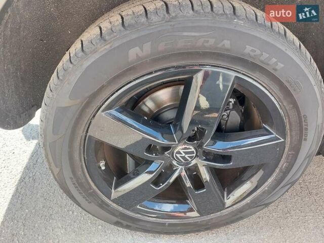 Сірий Фольксваген Туарег, об'ємом двигуна 3 л та пробігом 154 тис. км за 15800 $, фото 24 на Automoto.ua