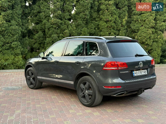 Сірий Фольксваген Туарег, об'ємом двигуна 2.97 л та пробігом 250 тис. км за 18500 $, фото 6 на Automoto.ua