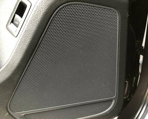 Серый Фольксваген Туарег, объемом двигателя 2.97 л и пробегом 263 тыс. км за 15900 $, фото 43 на Automoto.ua