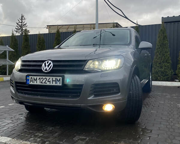 Серый Фольксваген Туарег, объемом двигателя 2.97 л и пробегом 257 тыс. км за 15500 $, фото 6 на Automoto.ua