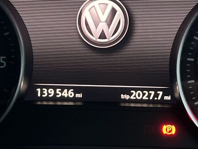 Серый Фольксваген Туарег, объемом двигателя 3 л и пробегом 220 тыс. км за 10750 $, фото 17 на Automoto.ua