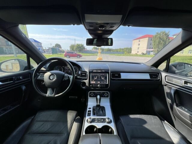 Серый Фольксваген Туарег, объемом двигателя 3 л и пробегом 253 тыс. км за 17000 $, фото 18 на Automoto.ua