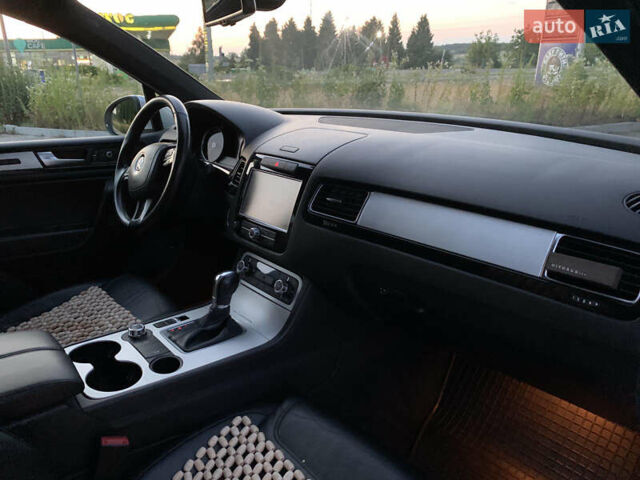 Сірий Фольксваген Туарег, об'ємом двигуна 2.97 л та пробігом 211 тис. км за 20299 $, фото 26 на Automoto.ua