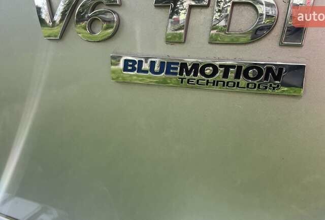 Серый Фольксваген Туарег, объемом двигателя 3 л и пробегом 232 тыс. км за 19700 $, фото 29 на Automoto.ua