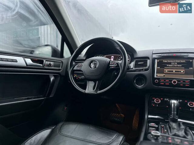 Сірий Фольксваген Туарег, об'ємом двигуна 3 л та пробігом 298 тис. км за 18500 $, фото 87 на Automoto.ua