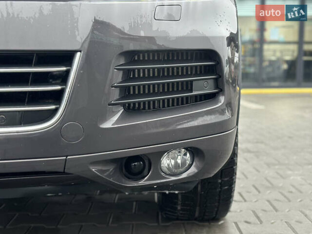 Сірий Фольксваген Туарег, об'ємом двигуна 3 л та пробігом 298 тис. км за 18500 $, фото 11 на Automoto.ua