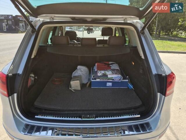 Серый Фольксваген Туарег, объемом двигателя 3 л и пробегом 215 тыс. км за 19300 $, фото 15 на Automoto.ua