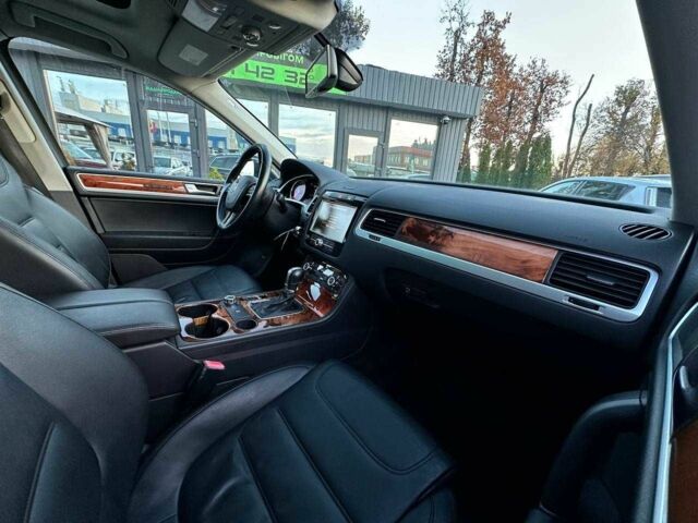 Серый Фольксваген Туарег, объемом двигателя 3 л и пробегом 296 тыс. км за 14490 $, фото 10 на Automoto.ua