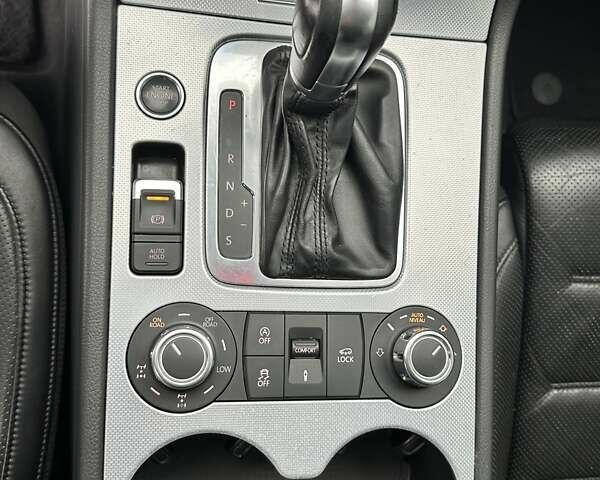 Серый Фольксваген Туарег, объемом двигателя 3 л и пробегом 190 тыс. км за 22700 $, фото 8 на Automoto.ua