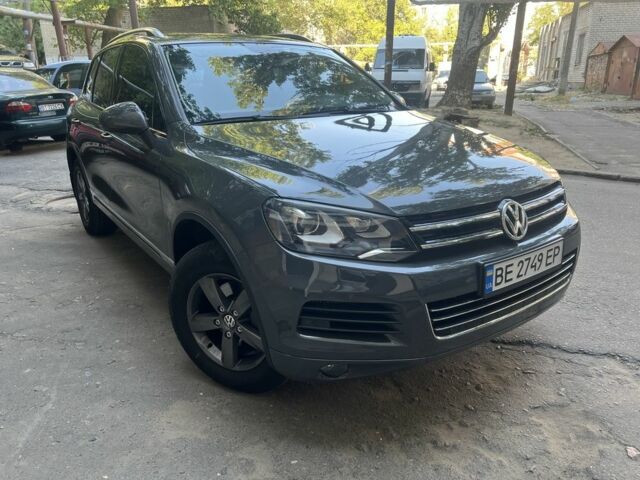 Сірий Фольксваген Туарег, об'ємом двигуна 3 л та пробігом 259 тис. км за 17500 $, фото 1 на Automoto.ua