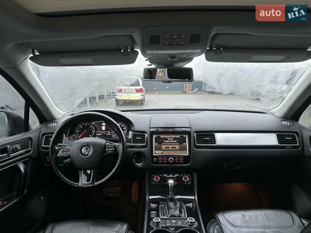 Сірий Фольксваген Туарег, об'ємом двигуна 3 л та пробігом 298 тис. км за 18500 $, фото 89 на Automoto.ua
