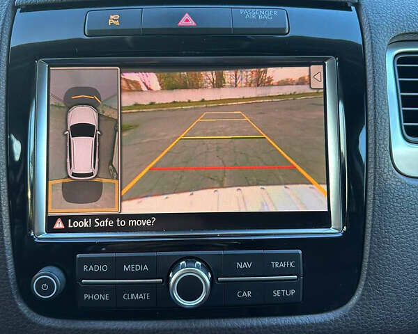 Серый Фольксваген Туарег, объемом двигателя 3.6 л и пробегом 196 тыс. км за 15999 $, фото 7 на Automoto.ua