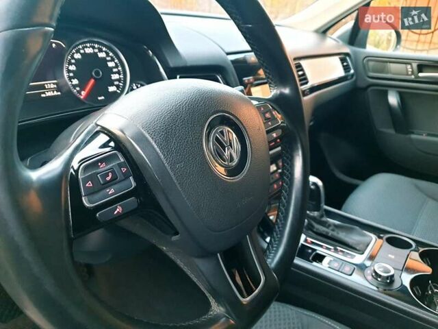 Сірий Фольксваген Туарег, об'ємом двигуна 2.97 л та пробігом 280 тис. км за 15769 $, фото 32 на Automoto.ua