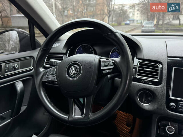 Серый Фольксваген Туарег, объемом двигателя 3 л и пробегом 260 тыс. км за 16700 $, фото 50 на Automoto.ua