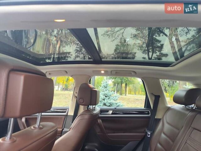 Серый Фольксваген Туарег, объемом двигателя 3.6 л и пробегом 192 тыс. км за 14900 $, фото 16 на Automoto.ua