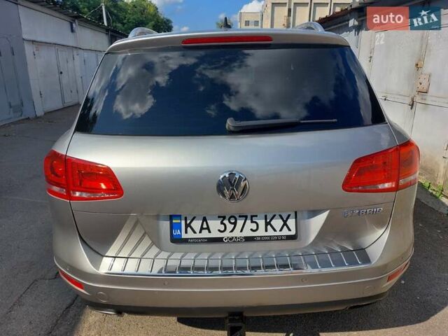 Сірий Фольксваген Туарег, об'ємом двигуна 3 л та пробігом 154 тис. км за 15800 $, фото 6 на Automoto.ua