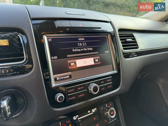 Сірий Фольксваген Туарег, об'ємом двигуна 2.97 л та пробігом 238 тис. км за 18300 $, фото 42 на Automoto.ua