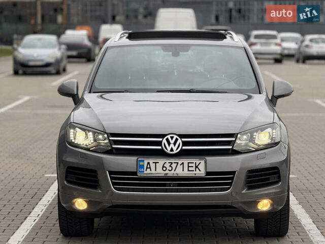 Сірий Фольксваген Туарег, об'ємом двигуна 3 л та пробігом 260 тис. км за 18700 $, фото 52 на Automoto.ua