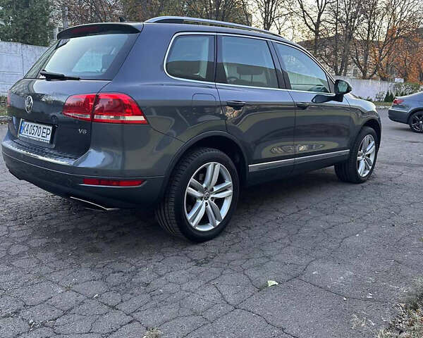 Серый Фольксваген Туарег, объемом двигателя 3.6 л и пробегом 196 тыс. км за 15999 $, фото 3 на Automoto.ua