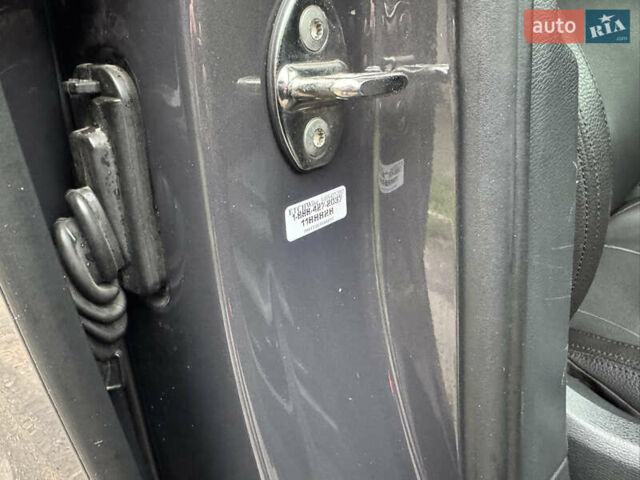 Серый Фольксваген Туарег, объемом двигателя 3 л и пробегом 260 тыс. км за 16700 $, фото 67 на Automoto.ua